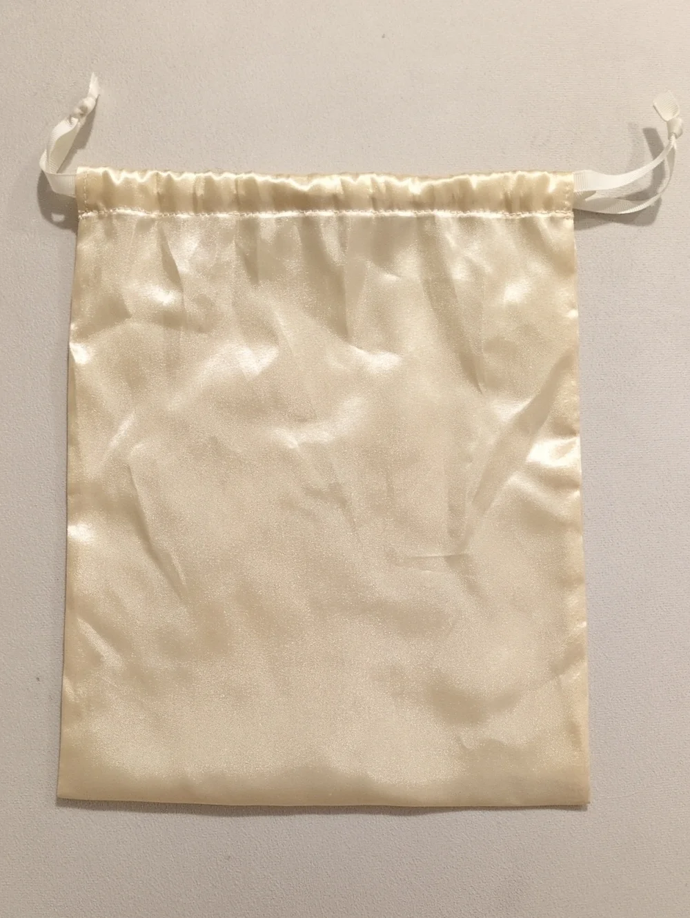 Cream Drawstring Jewelry Bag with Parrot Print
